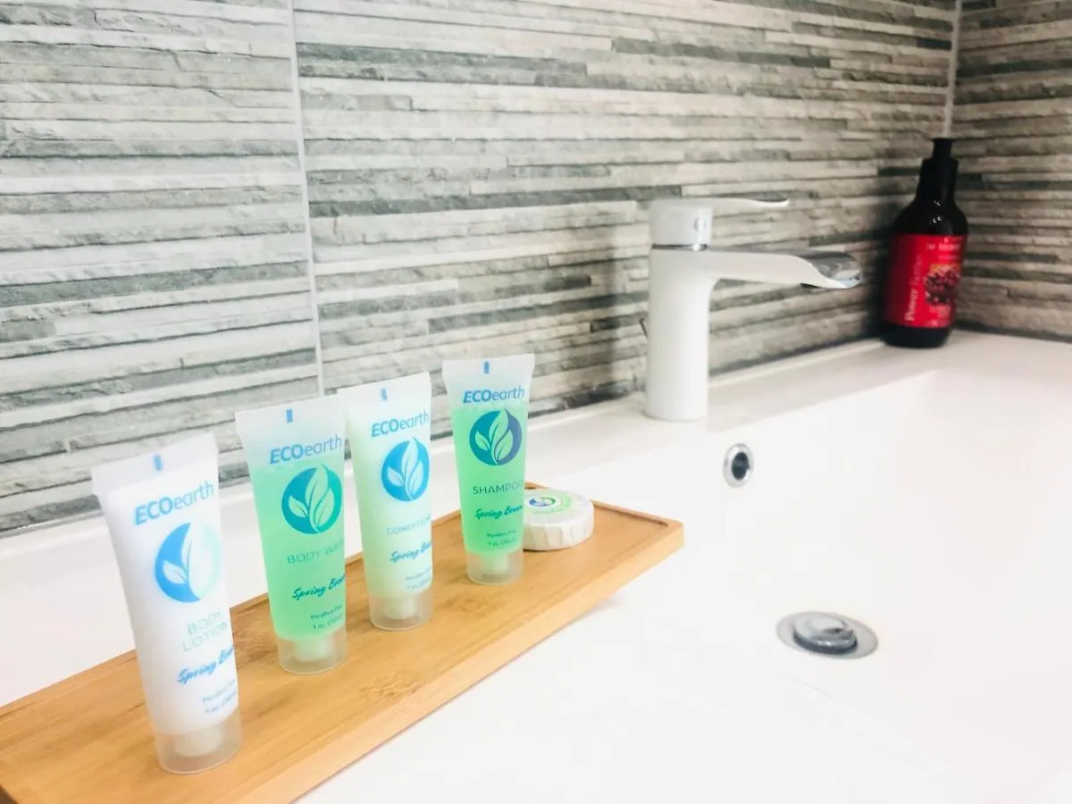 Luxury Apartments And Rooms,The Lagoons 몬테고 베이