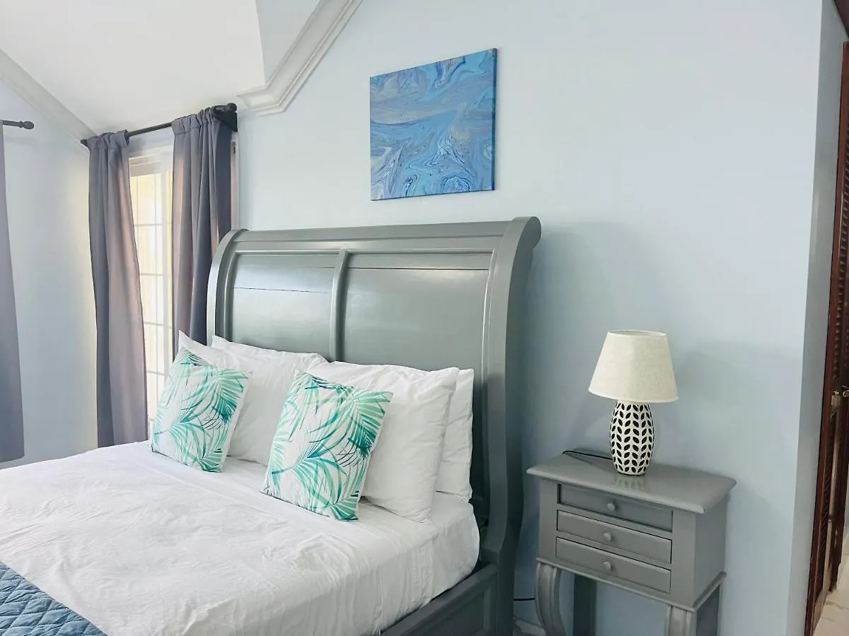 Luxury Apartments And Rooms,The Lagoons 몬테고 베이