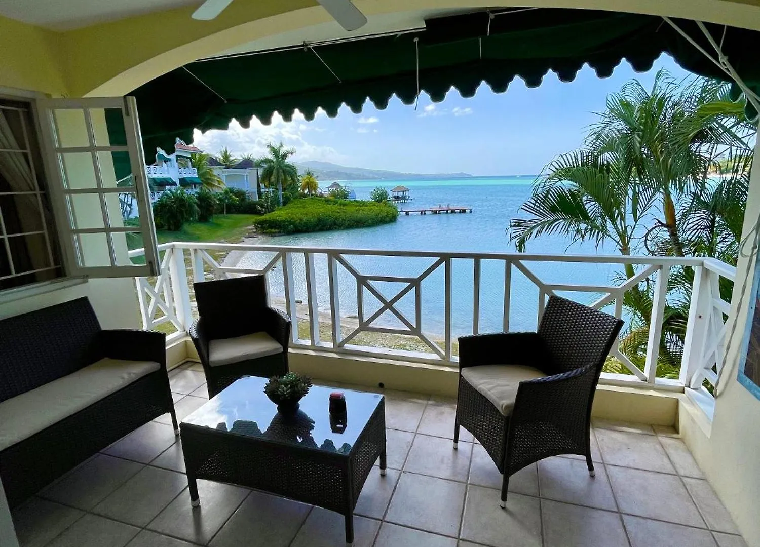Luxury Apartments And Rooms,The Lagoons 몬테고 베이 0*,  자메이카