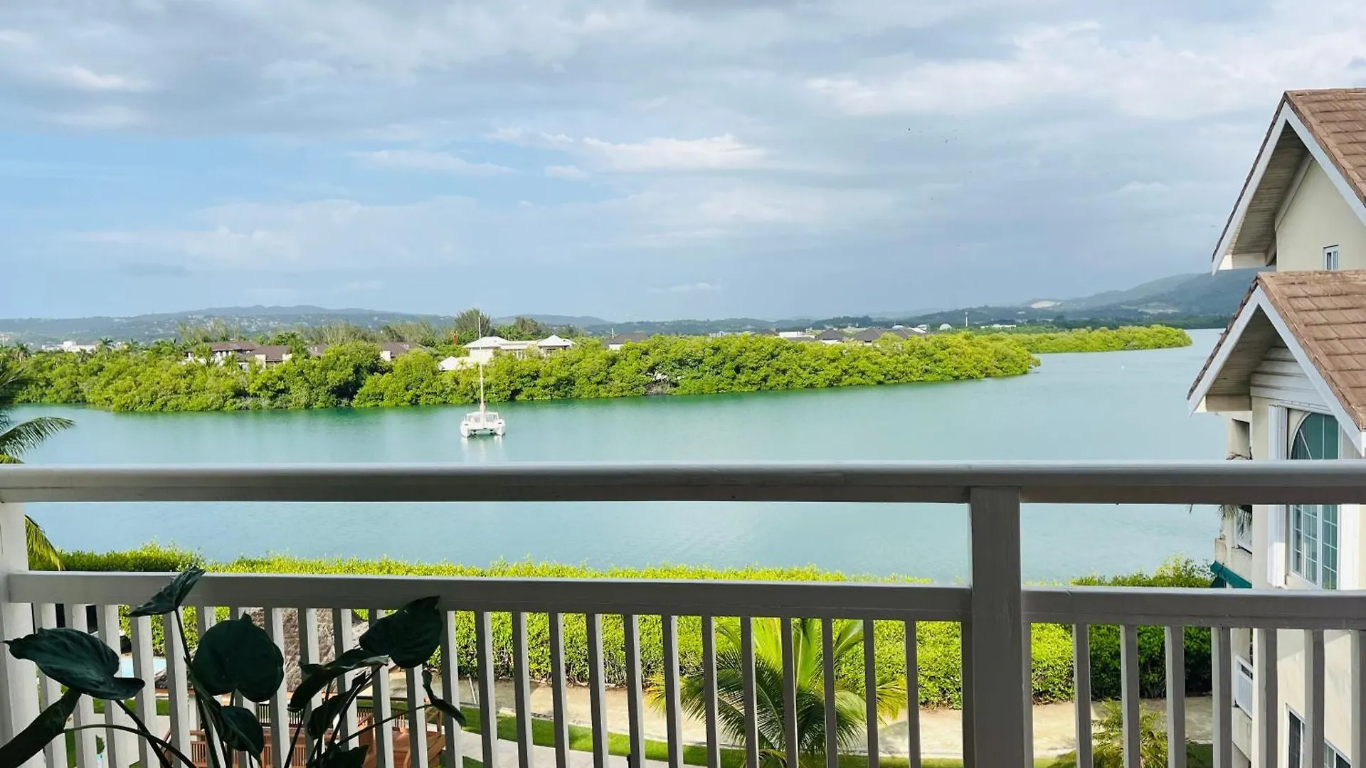 Luxury Apartments And Rooms,The Lagoons 몬테고 베이 0*,  자메이카