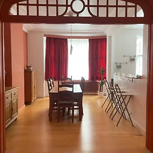 De Charme Dans Maison De Maitre Bruxelloise , Bruselas Bélgica